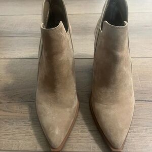 Vince Camuto Gradina bootie 6.5
